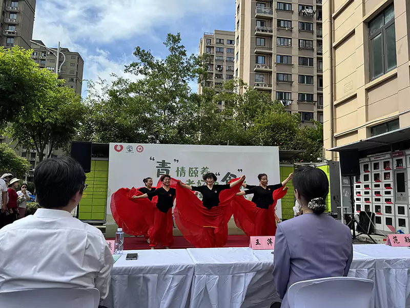 匯玨科技集團(tuán)助力青村鎮(zhèn)社區(qū)長(zhǎng)者食堂啟用，愛(ài)心捐贈(zèng)溫暖人心