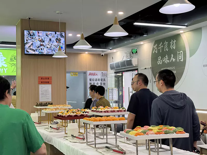 匯玨科技集團(tuán)助力青村鎮(zhèn)社區(qū)長(zhǎng)者食堂啟用，愛(ài)心捐贈(zèng)溫暖人心